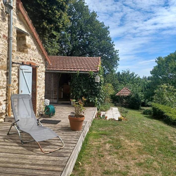 Location de vacances pour 5 personnes, avec vue et jardin, animaux acceptés à Saint-Laurent-les-Églises - 3