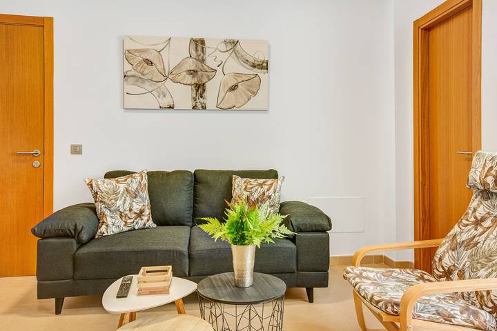 Vacation Home 'Canteras Loft' near the Beach with Workspace & Wi-Fi in Las Palmas de Gran Canaria Centre, Las Palmas de Gran Canaria