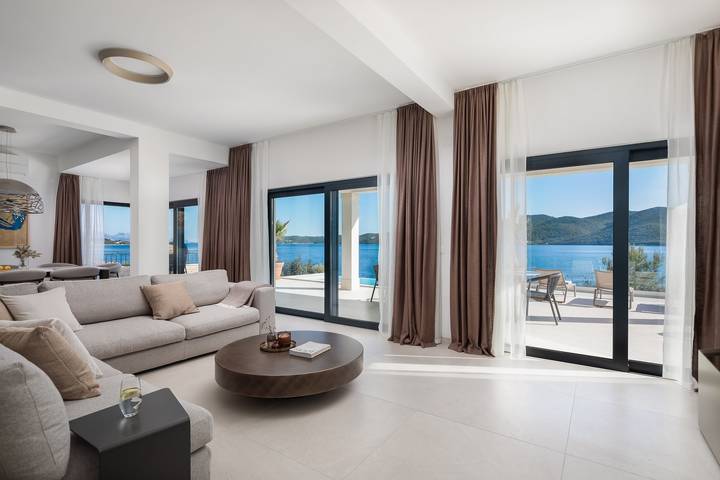 Villa Maris – beheizter Pool, Sauna, erste Reihe am Meer/Strand, haustierfreundlich in Viganj, Dubrovnik-Neretva