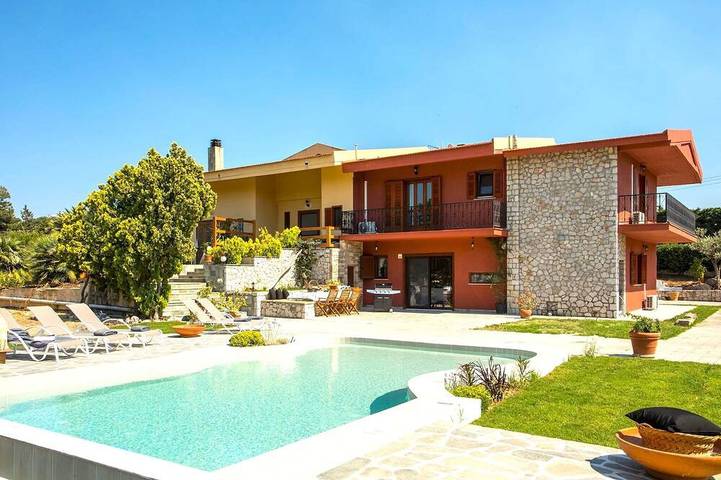 Ferienhaus für 10 Personen, mit Garten und Balkon in Koskinou