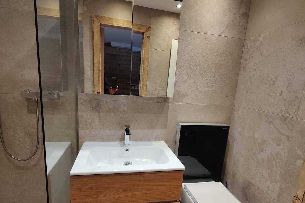 Ganze Wohnung, Das Apartmenthaus Cristal befindet sich an ruhiger  Lage in Leukerbad, Leukerbad & Umgebung