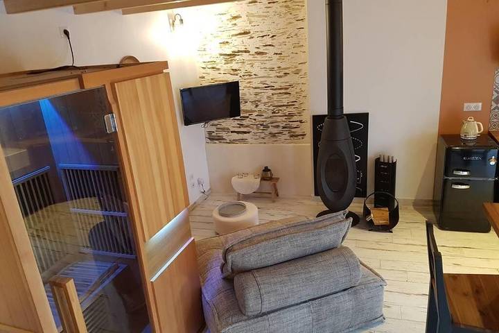 Location de vacances pour 2 personnes, avec sauna ainsi que terrasse et jardin à La Chapelle-Hermier - 3