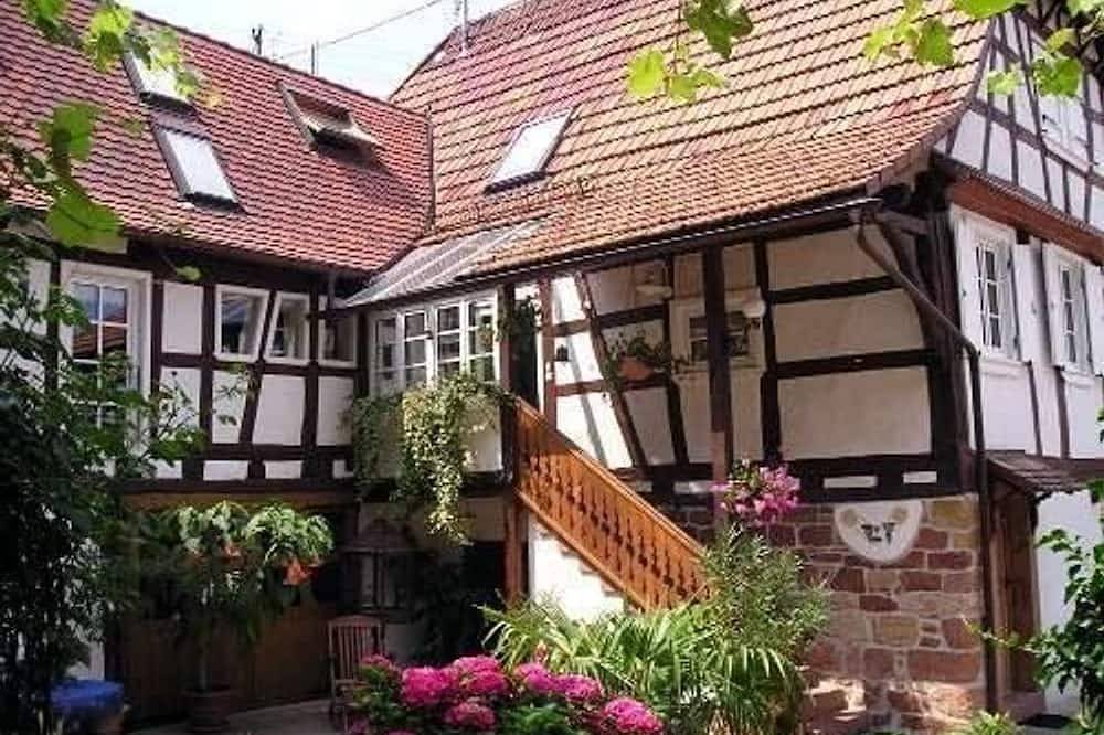 Ganze Wohnung, Appartement Kastanienhof - Appartement/Fewo, Dusche, Wc, Nichtraucher in Dörrenbach, Südliche Weinstraße