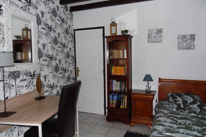 Location de vacances pour 5 personnes, avec jacuzzi et jardin dans Montholon - 2