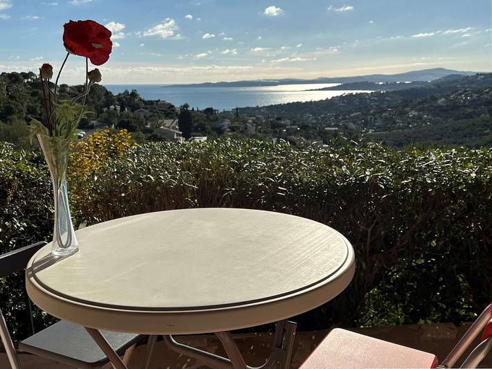 Appartement de vacances pour 4 personnes, avec terrasse et piscine à Roquebrune-sur-Argens