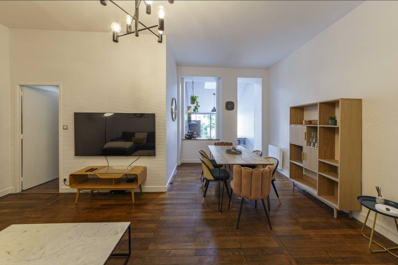 Apartamento entero, Apartamento de vacaciones para 4 personas con terraza in Laval, Mayenne (desambiguación)
