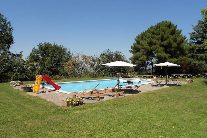 Ferienhaus für 6 Personen, mit Garten und Pool