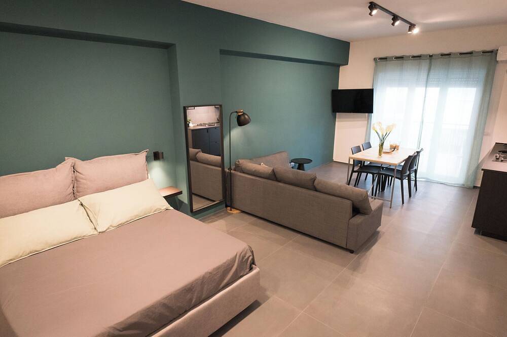 Apartamento entero, Oktò apartments Milazzo: Studio apartment with terrace in Milazzo, Provincia de Messina