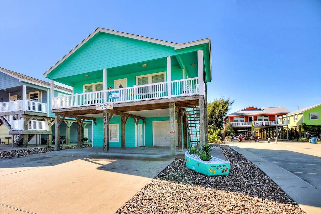 Fantastisches Haus mit einem Gemeinschaftspool mitten im Herzen von Port Aransas! in Port Aransas, Mustang Island