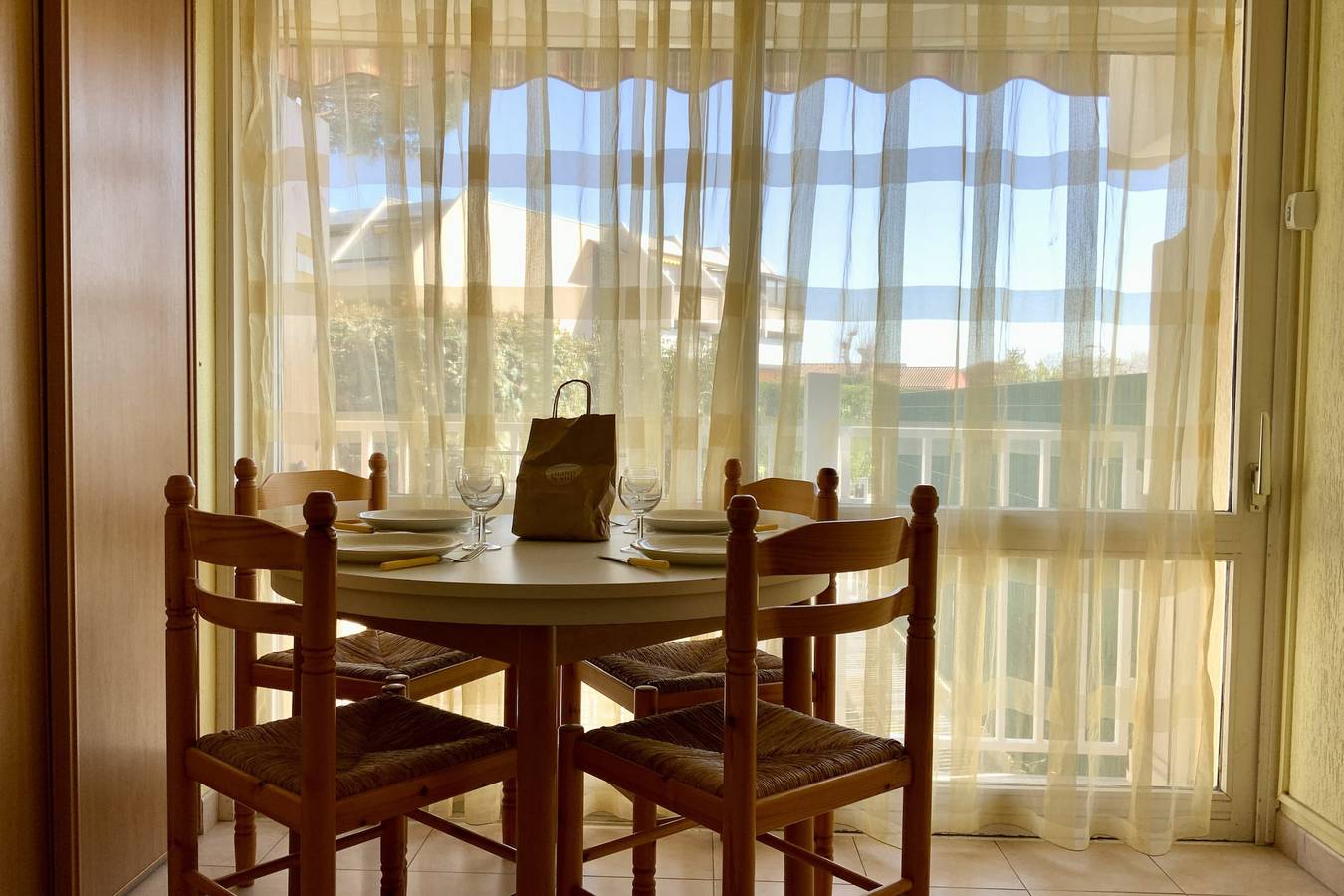 Estudio entero, L’Orée de Camargue – Studio cosy avec cour proche plage in Port Camargue, Le Grau-du-Roi