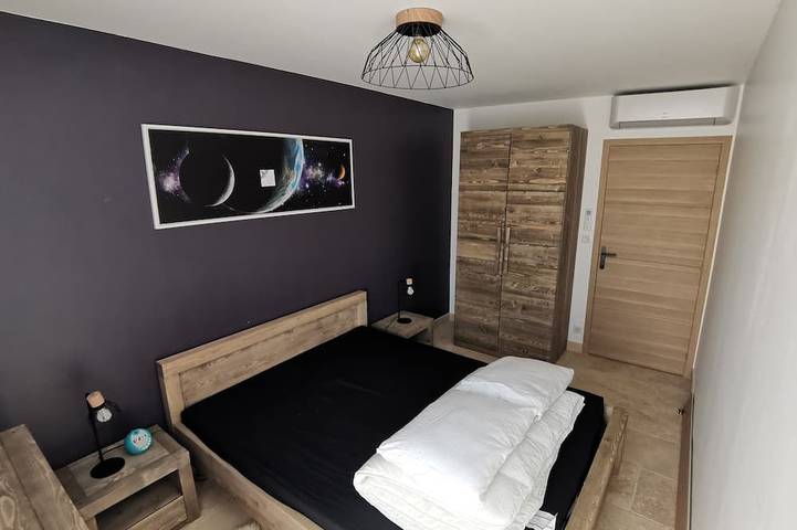 Appartement entier, Grand T3 85 m² situé à 15 min à pied des plages in Le Pradet, Côte méditerranéenne (France)
