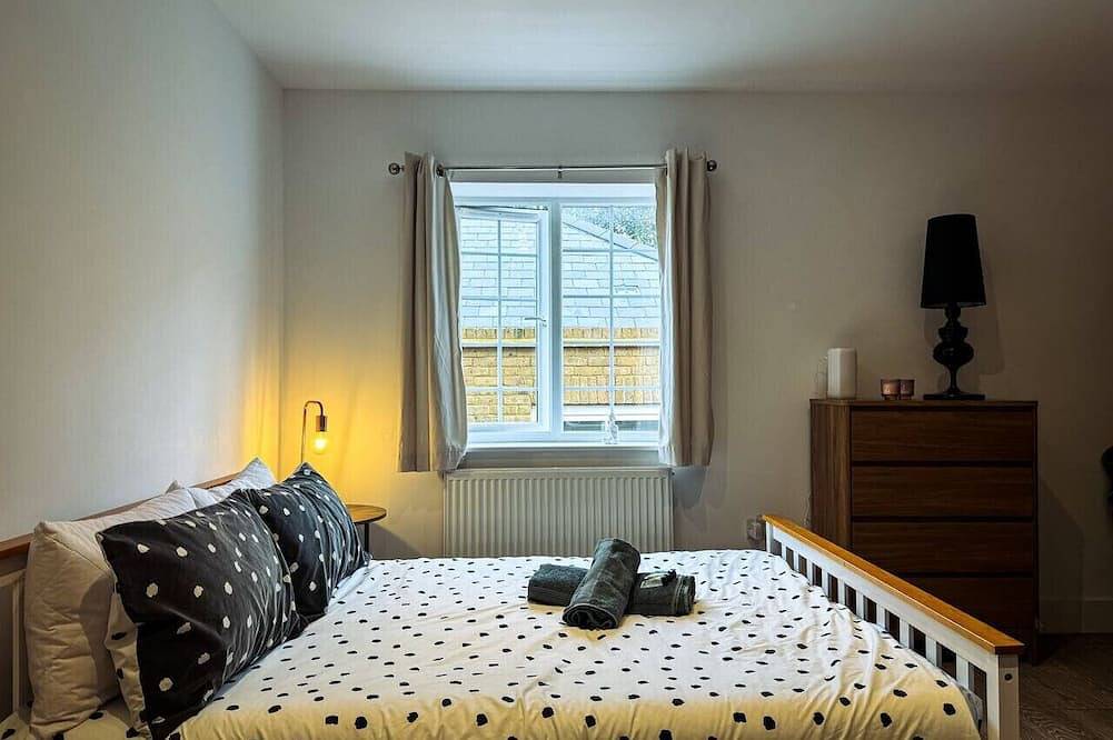 Entire apartment, Apart Hotel – Prime Maidstone Location in Kent