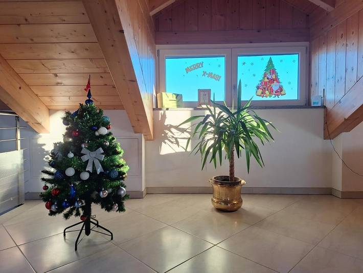 Location de vacances pour 6 personnes, avec vue ainsi que piscine et jardin, adapté aux familles à Leinì