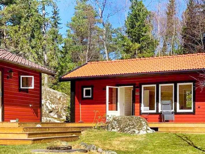 Charmigt hus på ön med gäststuga in Vätö, Svenska Östersjön