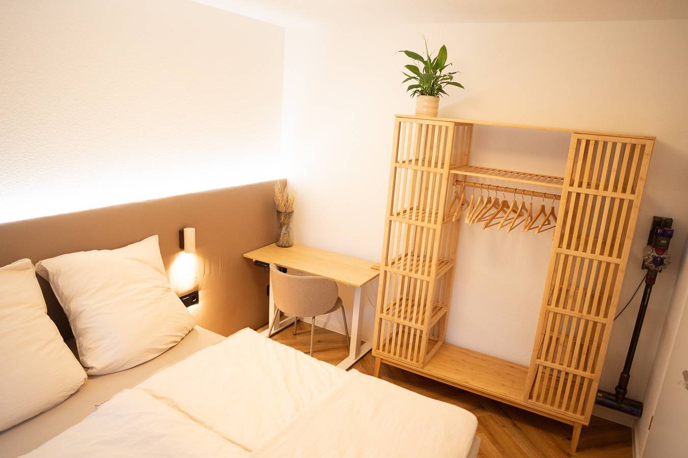 Ganze Wohnung, Apartment „Riversidesuite Tübingen“ mit gemeinsamer Terrasse, Garten und Wlan in Tübingen, Neckar-Alb