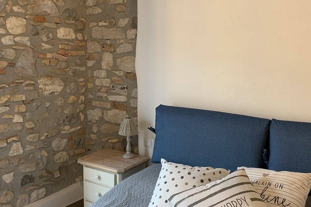 Brandneue Renovierung im Herzen von Desenzano del Garda in Desenzano del Garda, Gardasee-Berge