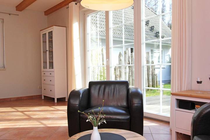 Ferienhaus für 4 Personen, mit Terrasse und Garten in Prerow - 2