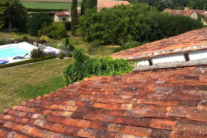 Gîte pour 8 personnes, avec jardin à Saint-Angeau