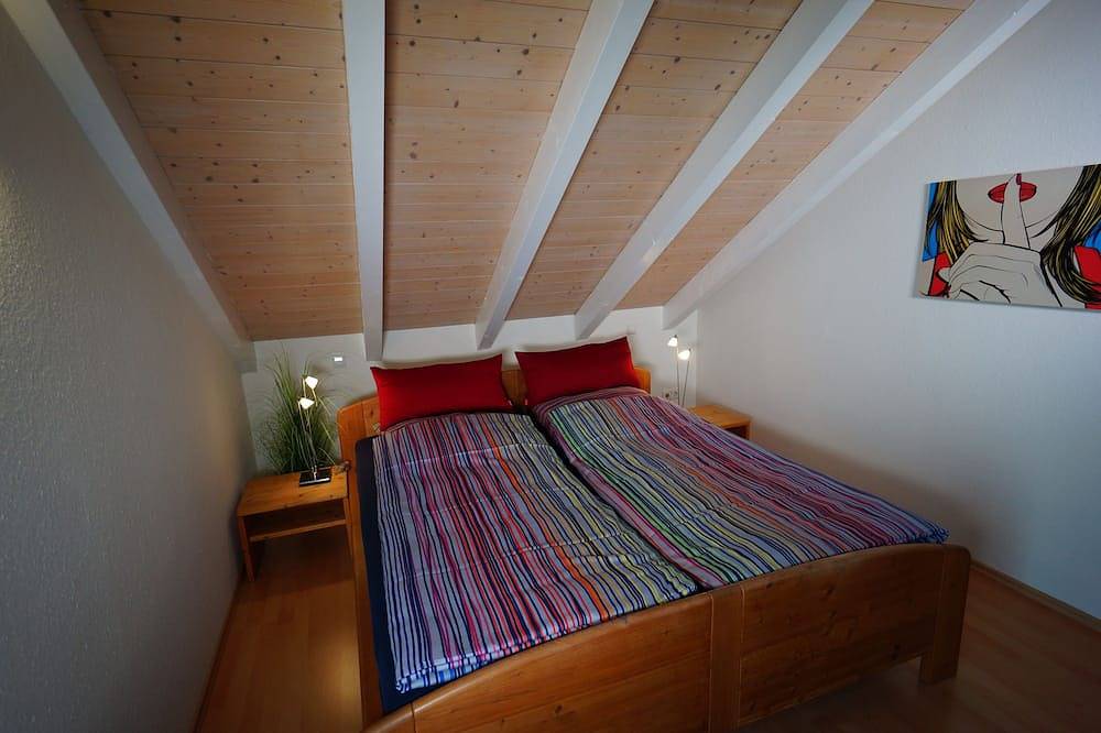 Ganze Wohnung, Ferienwohnung \"Florentin\" \nsüdbalkon mit See, - Berg- und Mainaublick in Daisendorf, Region Bodensee-Oberschwaben