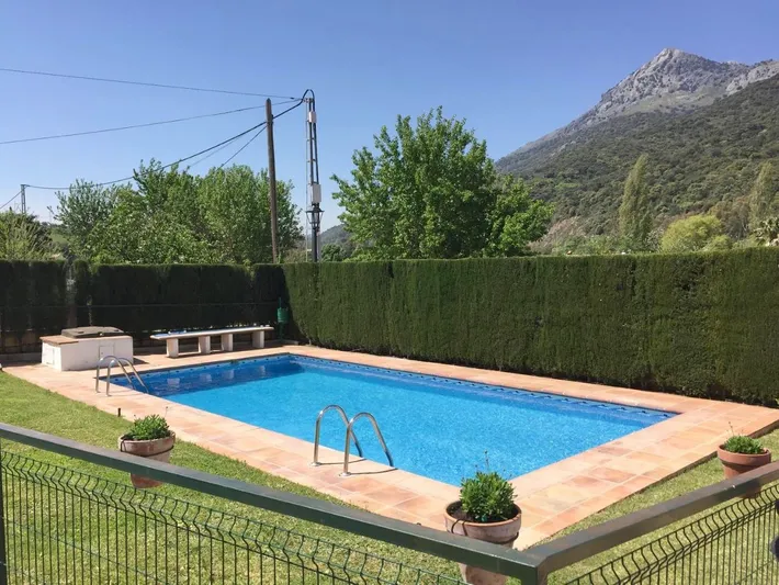 Casa de vacaciones para 4 personas, con vistas además de jardín y piscina - 1