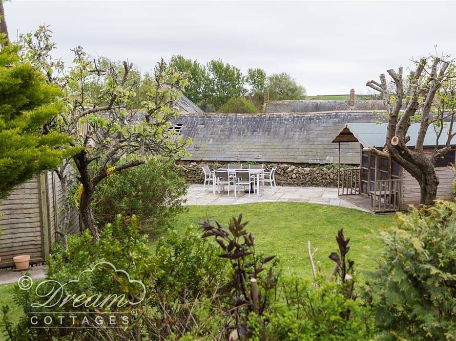 Bramble Cottage in Burton Bradstock, Dorset