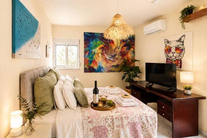 Appartement entier, New Luxurious apartment - 1 minute from Elli Beach in Ville de Rhodes, Rhodes