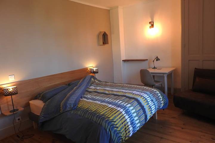 Location de vacances pour 15 personnes, avec terrasse à Pommiers (Loire) - 2