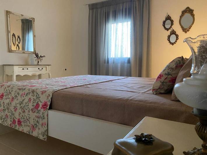 Gîte pour 5 personnes, avec terrasse dans Palekastron - 2