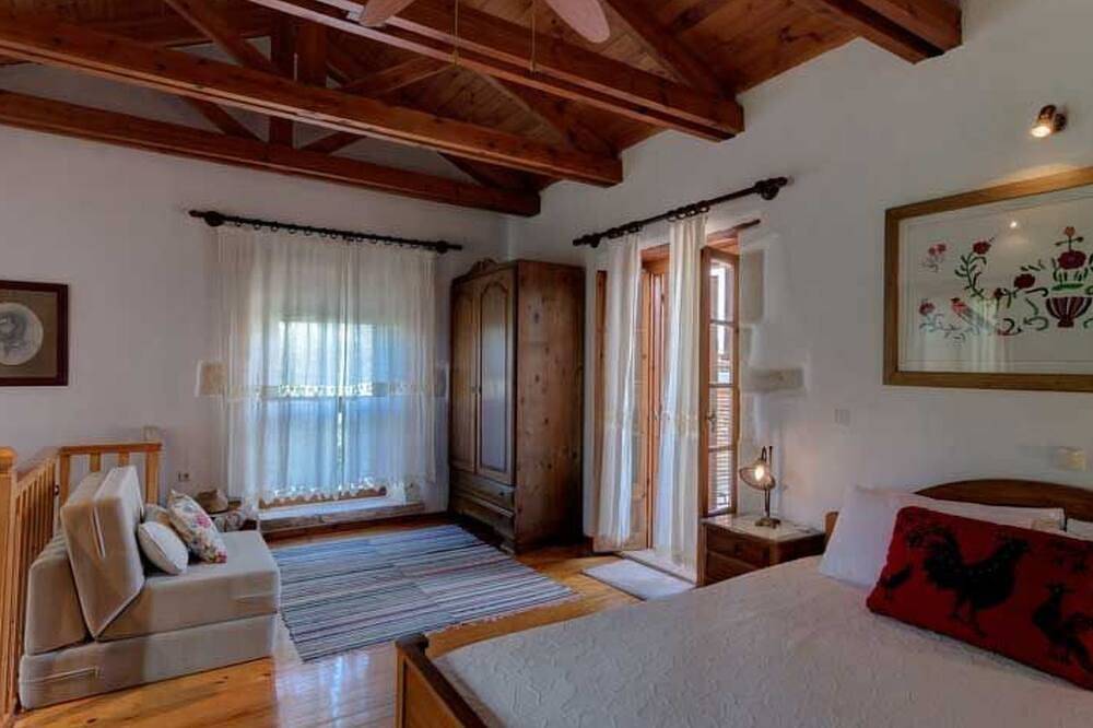 In Douliana mit Großem Balkon in Douliana, Vamos