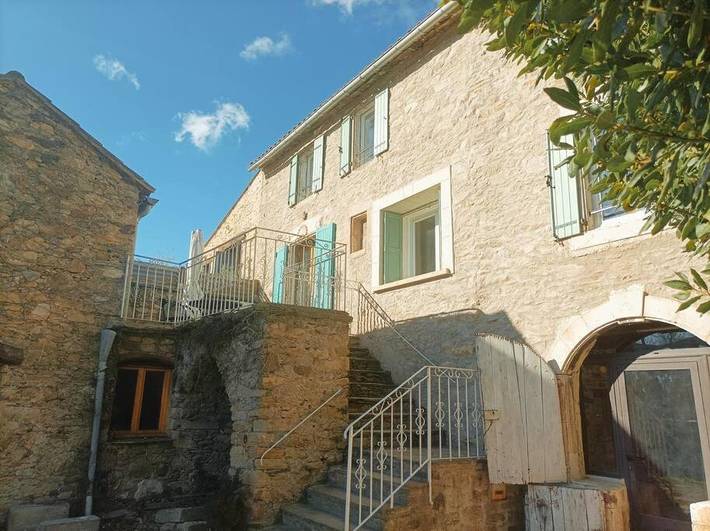 Location de vacances pour 9 personnes, avec terrasse à Mons (Béziers)