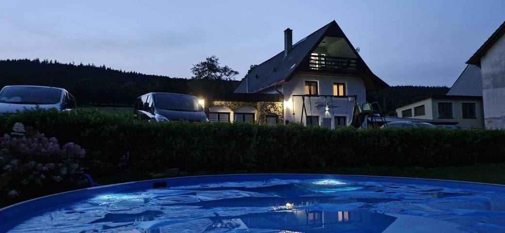 Ferienhaus für 7 Personen, mit Garten und Seeblick sowie Pool und Ausblick in Lipno - 2