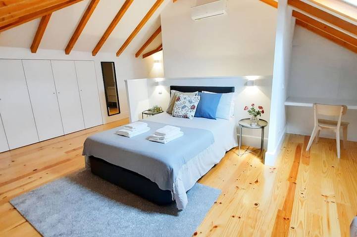 Appartamento intero, New apartment, in Porto city center, with balcony, air conditioning in Santo Ildefonso, Distretto di Porto