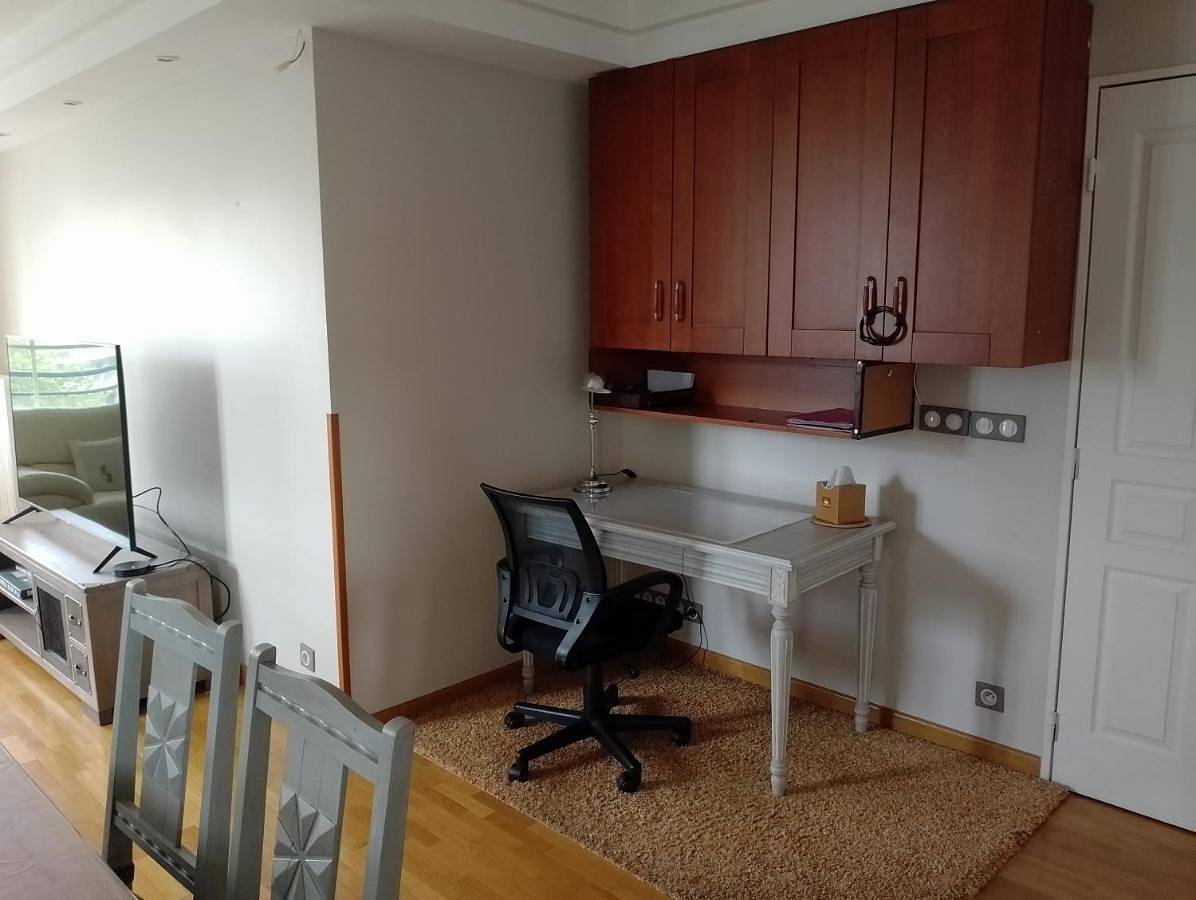 Appartement entier, Two-Bedroom Apartment in Montigny-le-Bretonneux, Yvelines