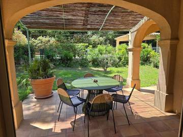 Gîte pour 6 personnes, avec vue ainsi que terrasse et jardin dans l'Escalet