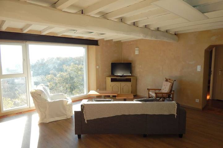 Gîte pour 6 personnes, avec terrasse et jardin, animaux acceptés à Les Brunels