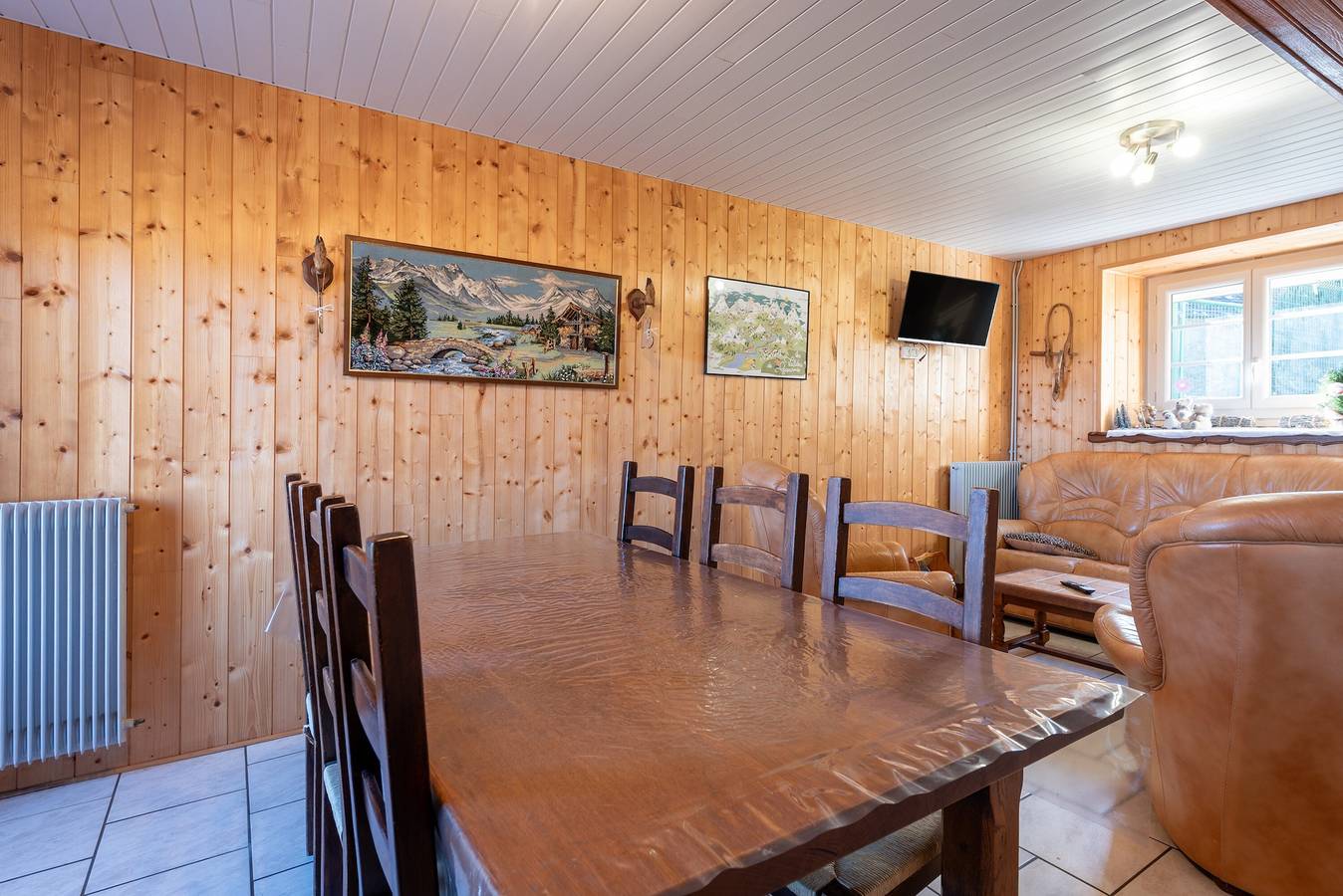 Maison de vacances '113 Val D'Azun - Gîte 6 Voyageurs' avec vue montagne, terrasse privée et Wi-Fi in Arrens-Marsous, Parc national des Pyrénées