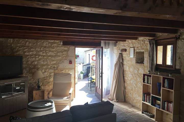 Location de vacances pour 4 personnes, avec piscine ainsi que balcon/terrasse et terrasse à Les Lèves-et-Thoumeyragues - 4