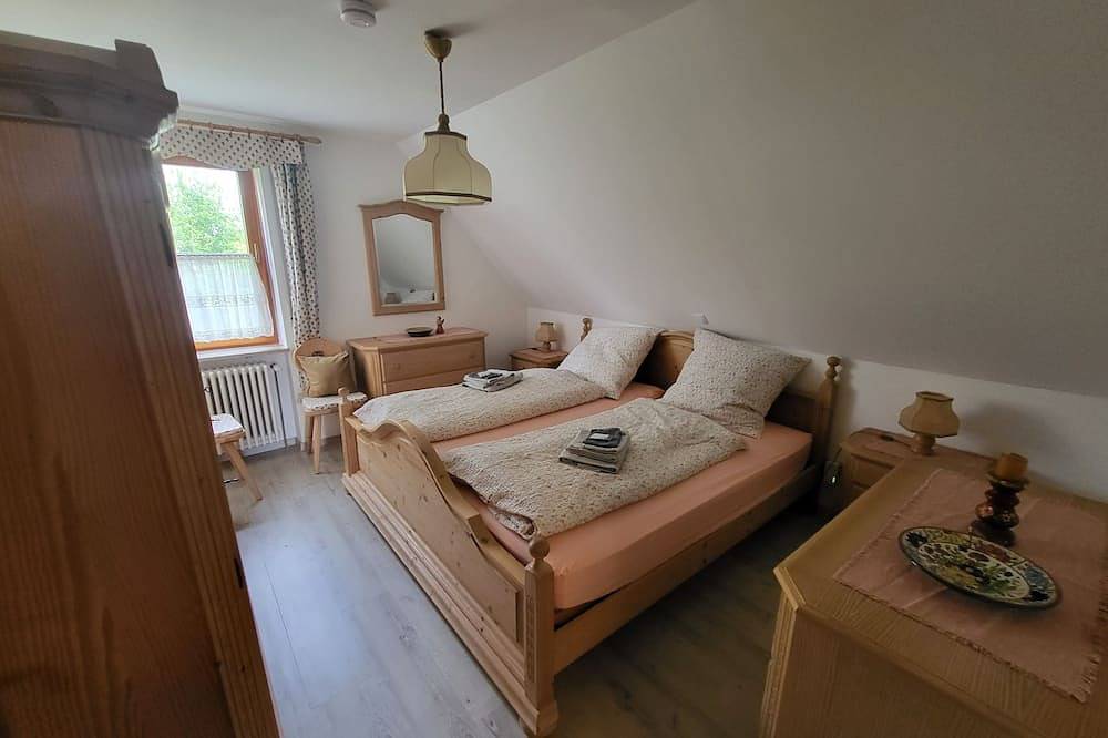 Ganze Wohnung, Große ruhige Ferienwohnung in Segringen, Dachterasse, Fernblick vom Grundstück in Dinkelsbühl, Romantische Straße