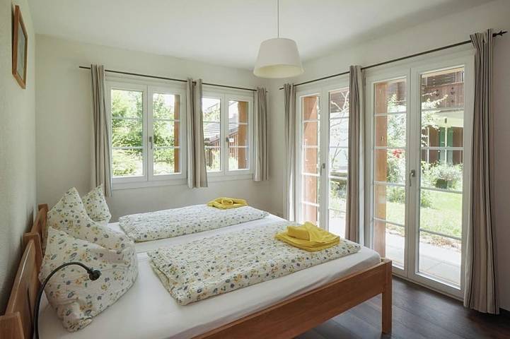Geheel appartement, CityChalet Appartement/Fewo Silberdistel**** in Interlaken, Meer van Thun