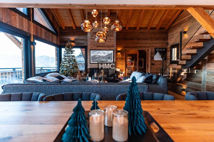 Chalet pour 12 personnes, avec Balcon ainsi que Jacuzzi et Terrasse à Les Angles
