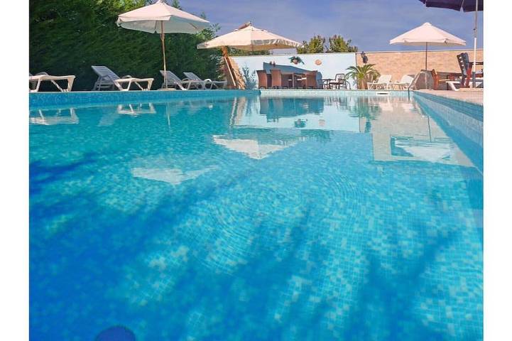 Villa pour 4 personnes, avec piscine et jardin - 1