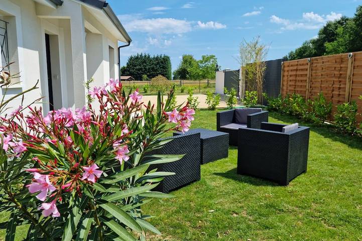 Location de vacances pour 6 personnes, avec jardin et terrasse à Coursac