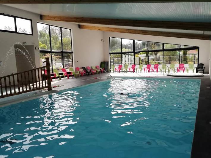 Mobil home pour 4 personnes, avec terrasse et piscine dans Plage des Becs - 4