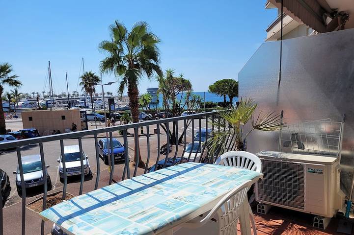 Gîte pour 4 personnes, avec balcon dans Vieux Port (Saint-Raphaël)