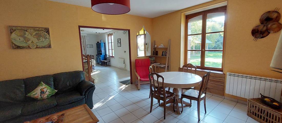 Gîte pour 12 personnes, avec jardin et terrasse à Bacilly - 4