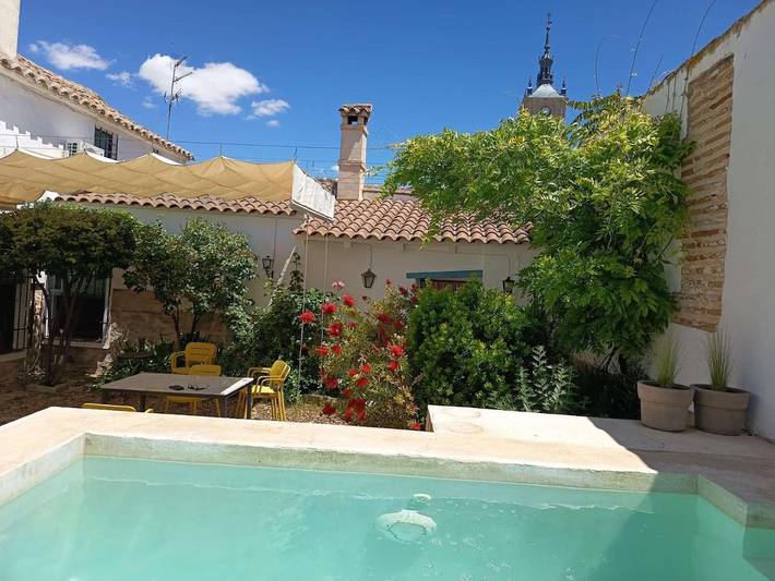 Casa de vacaciones para 12 personas, con vistas además de piscina y jardín - 1
