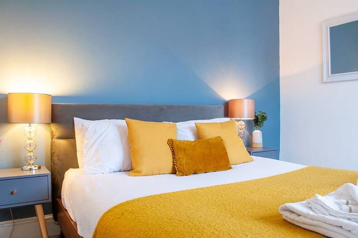 Apartment for 3 people, with garden and terrace in Bedford