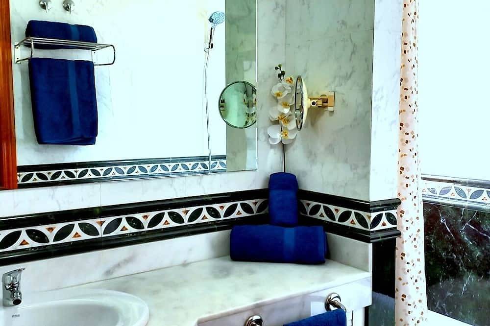 Apartamento entero, Bright apartment with large communal pool in Esquinzo, Pájara