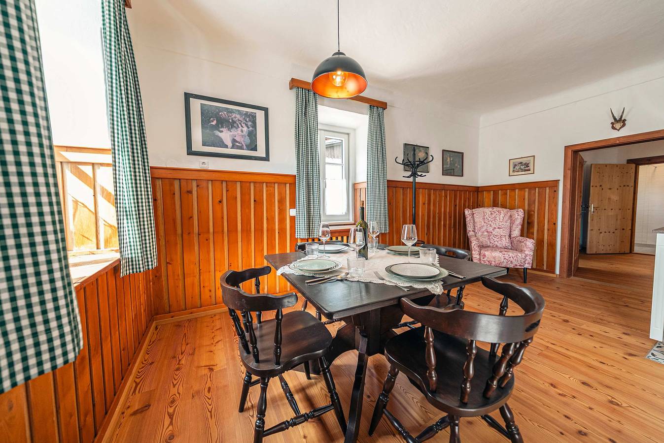 Ganze Wohnung, Ferienwohnung für 4 Personen mit Balkon/Terrasse in Altaussee, Totes Gebirge