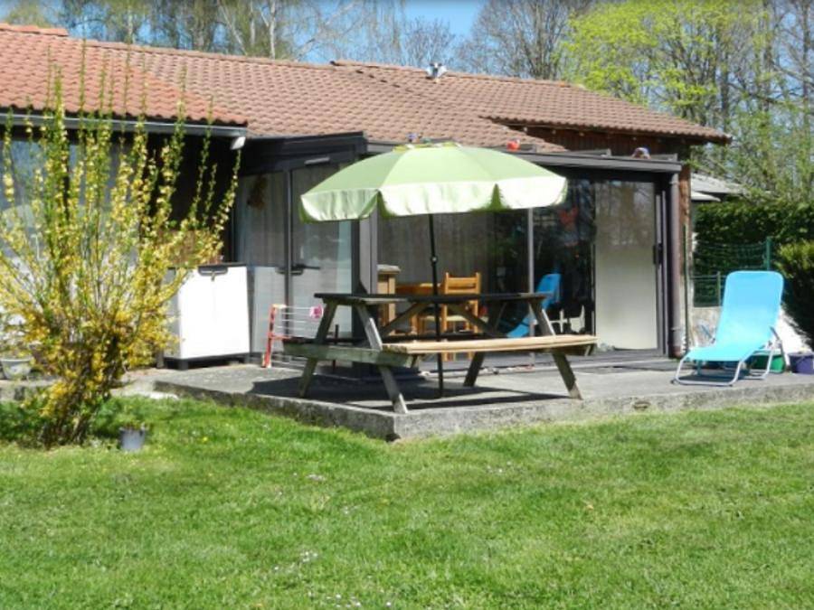 Camping du Colombier - Chalet 8 personen - Chalet Véranda - 1 sl.k. +1 Mez. in Loubeyrat, Regionaal natuurpark van de vulkanen van de Auvergne